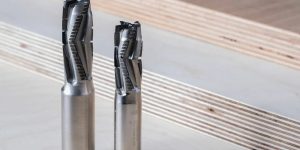 Разница между компрессионными и спиральными фрезами — что лучше для ДСП