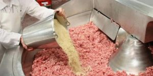 Пищевые ингредиенты для мясоперерабатывающих предприятий: какие решения действительно улучшают качество и выход продукта