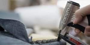 Как выбрать мастера по перетяжке кресел, чтобы не пожалеть