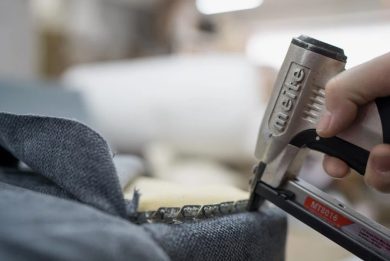 Как выбрать мастера по перетяжке кресел, чтобы не пожалеть