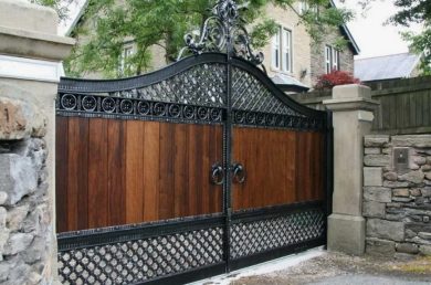 Варианты кованых ворот: как выбрать подходящую конструкцию для своего участка